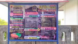 TRANSPARAN, PEMDES PASANG BANNER APBDESA DI TIGA TITIK